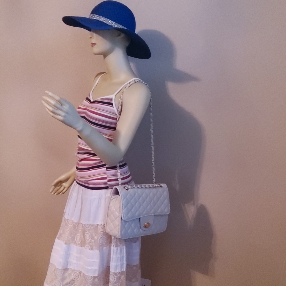 Purse - Picture 2 of 8